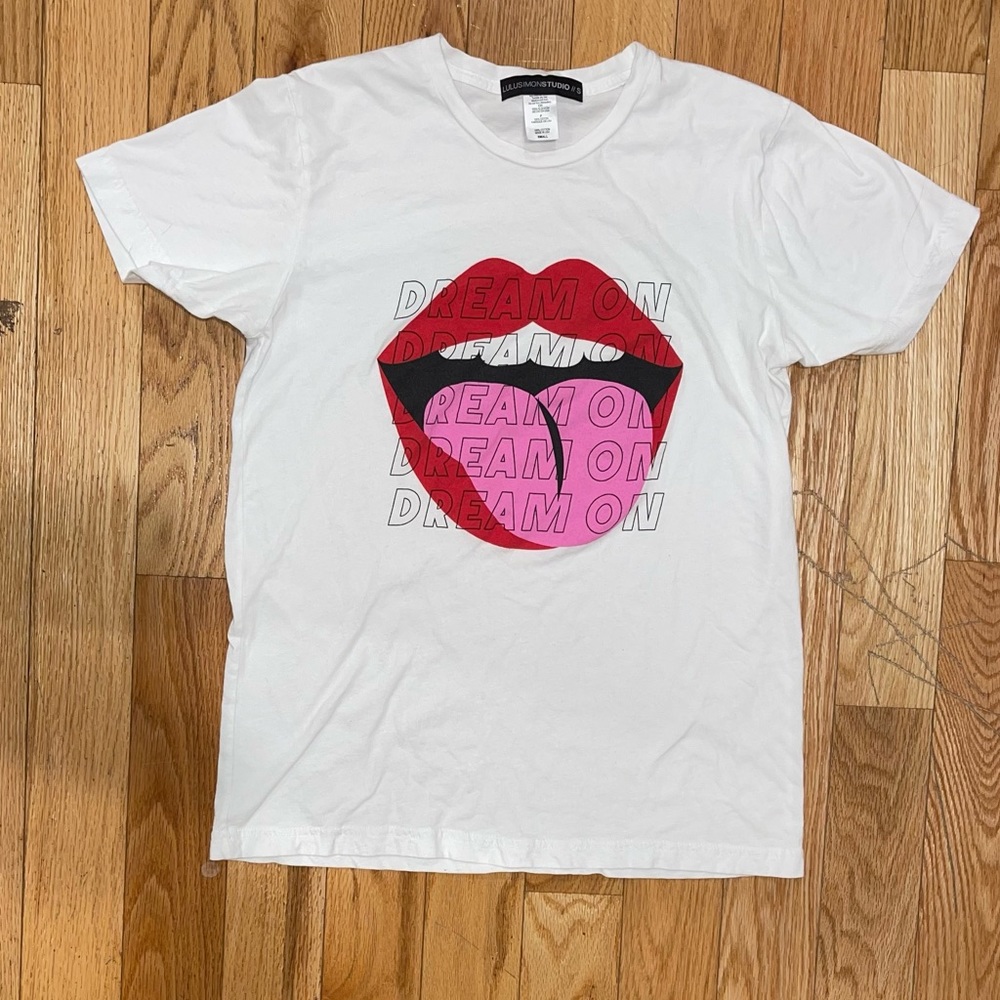 LULUSIMONSTUDIO - Short Sleeve Graphic Tee “Dream On” - Picture 2 of 4